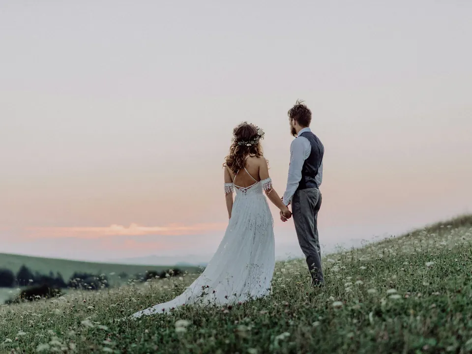 Custom wedding songs - personalized first dance and ceremony music
